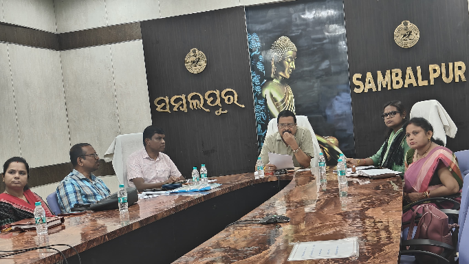 Pujari holds review meeting on crop damage due to rain