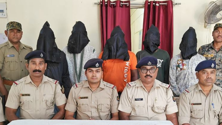 dacoits arrested 