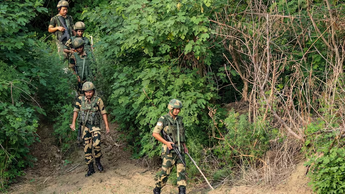 Border Security Force seizes 16.55 kg silver in South Bengal