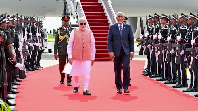 PM Modi receives 21-gun salute in Maldives